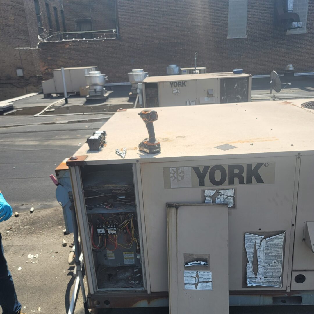 A large machine with the word york written